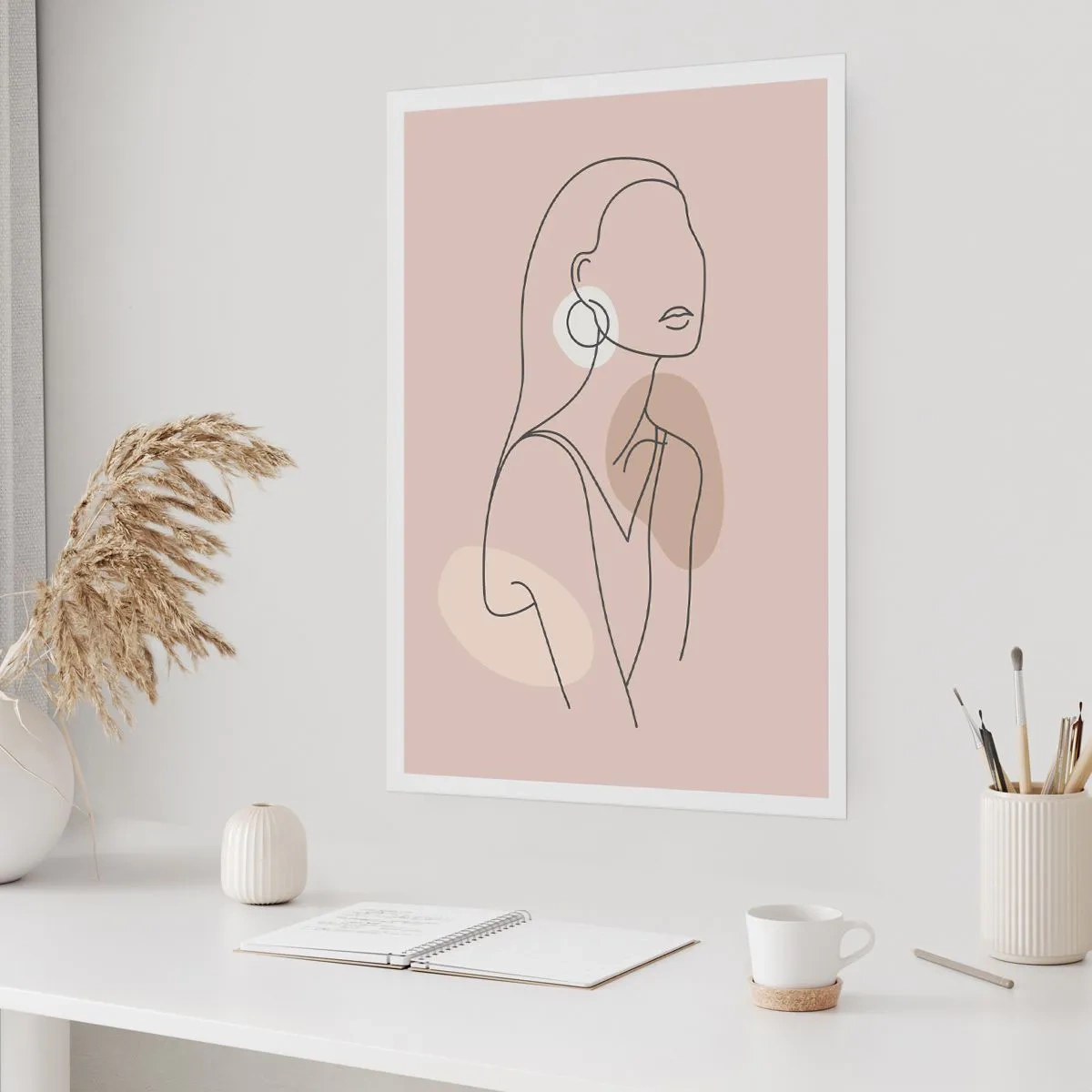 Affiche - Poster - Un dessin minimaliste d'une femme dans des tons pastel de beige. - 50x70cm - Icone féminin - Décoration murale moderne pour le salon et la chambre ARTTOR