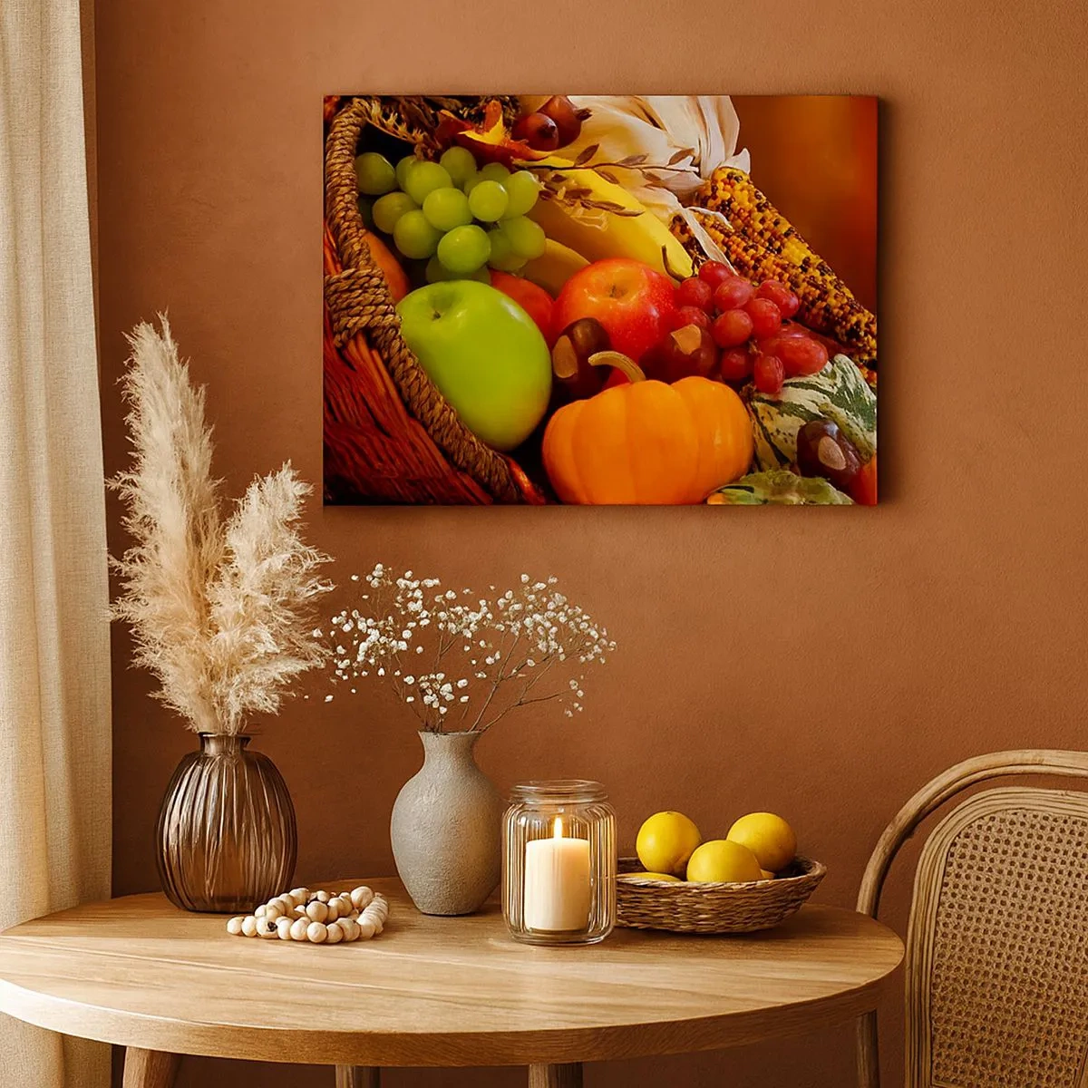 Impression sur toile - Image sur toile - Un panier de fruits, de citrouilles et de maïs sur fond de couleurs d'automne. - 70x50cm - Panier de récolte - Décoration murale moderne pour le salon et la chambre ARTTOR