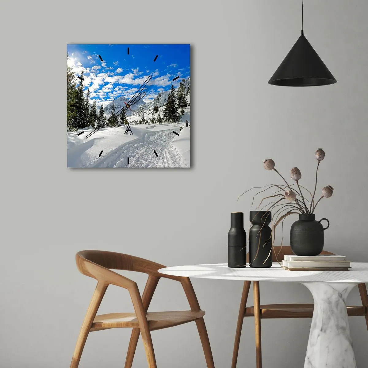 Horloge murale - Pendule murale - Dans la neige et au soleil - 40x40 cm