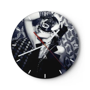Horloge murale - Pendule murale - Une femme portant un masque décoratif dans une tenue noire et blanche - 30x30cm - Décorations, ornements, motifs… - Décoration murale moderne pour le salon, la cuisine et la chambre ARTTOR