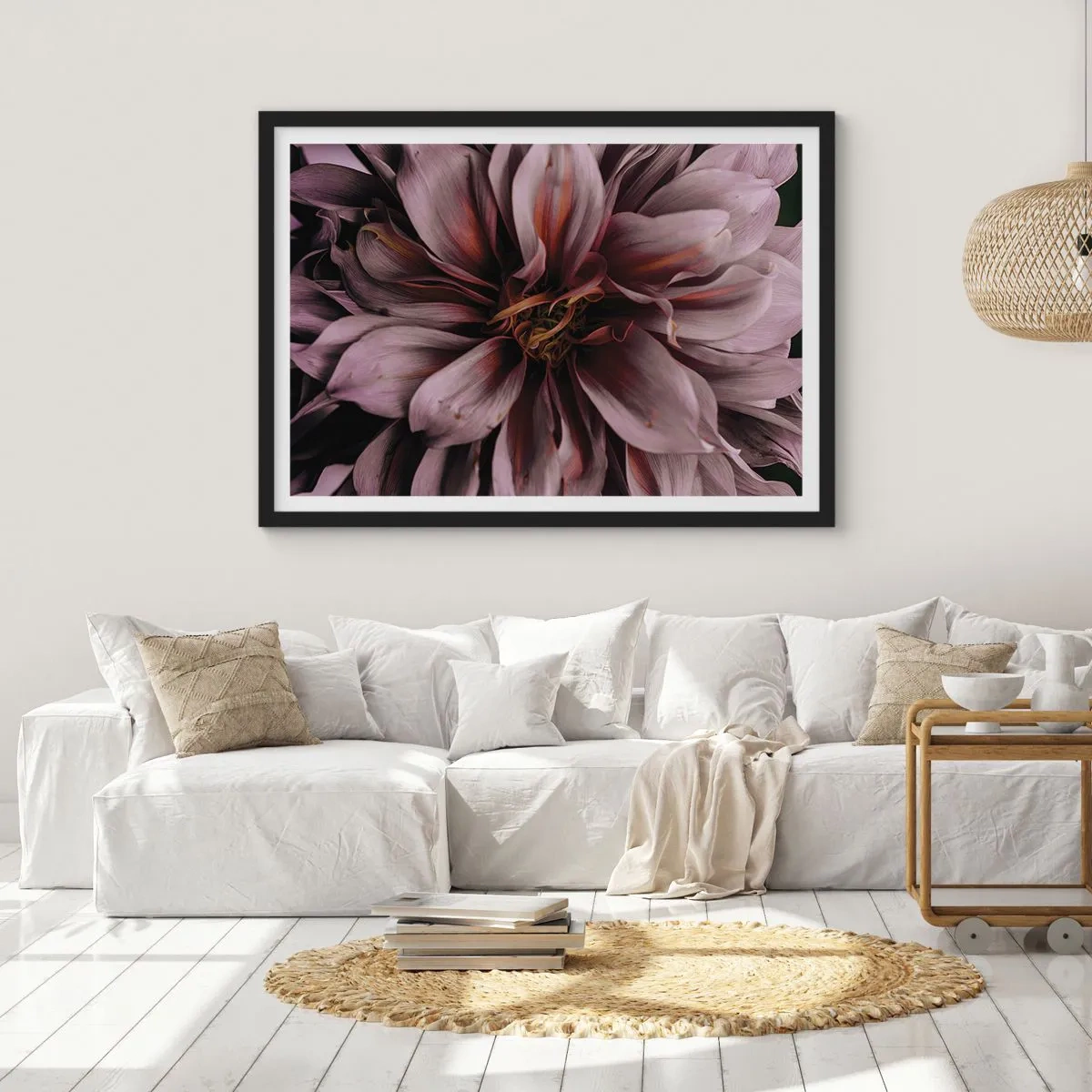 Affiche dans un cadre noir - Poster - Gros plan d'une grande fleur aux couleurs subtiles - 100x70cm - Un coeur fleuri - Décoration murale moderne pour le salon et la chambre ARTTOR