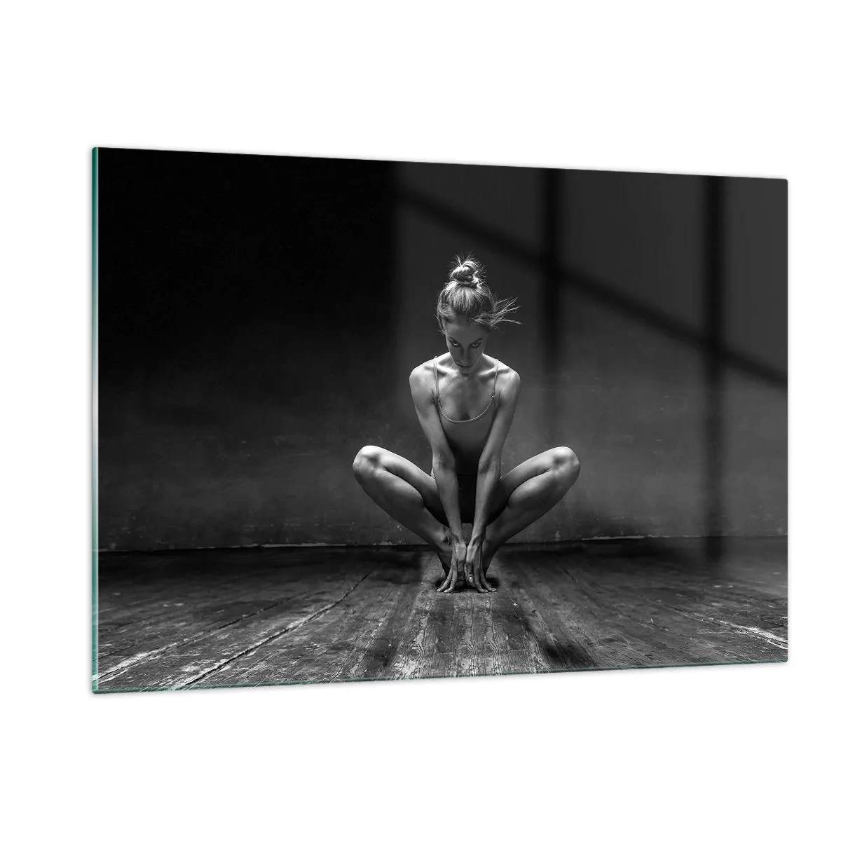 Impression sur verre - Image sur verre - Une danseuse dans une pose de ballet sur un plancher en bois - 120x80cm - Concentration de l'énergie de la danse - Décoration murale moderne pour le salon et la chambre ARTTOR