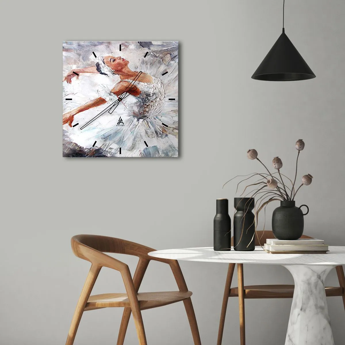 Horloge murale - Pendule murale - Une ballerine en robe blanche dansant - 30x30cm - Délicat et léger comme du tulle - Décoration murale moderne pour le salon et la chambre ARTTOR