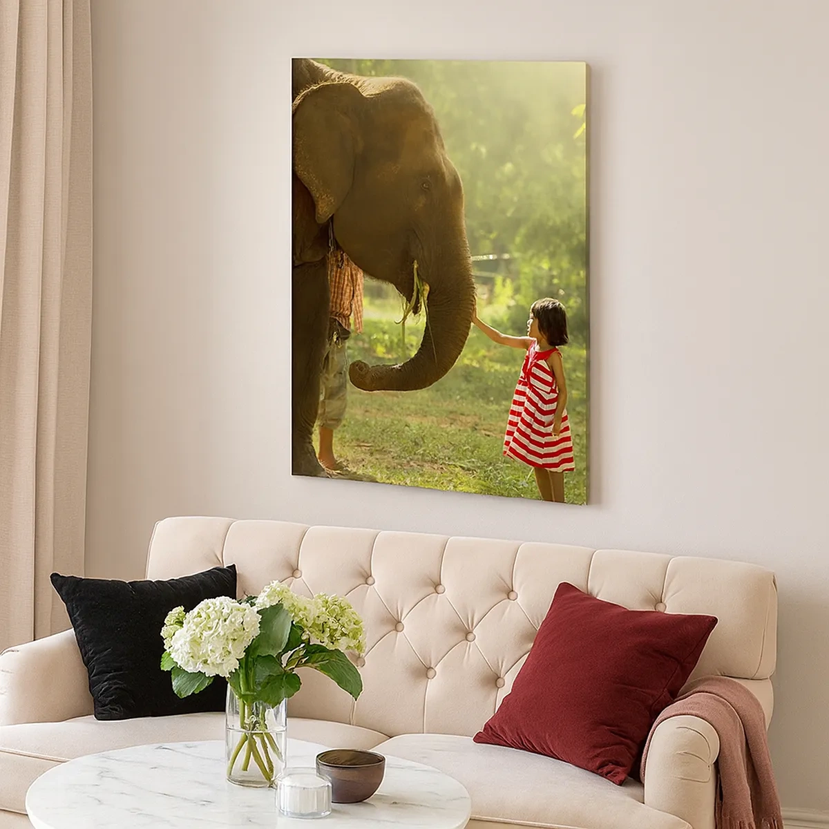 Impression sur toile - Image sur toile - Une fille en robe rouge touchant un éléphant dans la forêt. - 50x70cm - La force de l'amitié - Décoration murale moderne pour le salon et la chambre ARTTOR