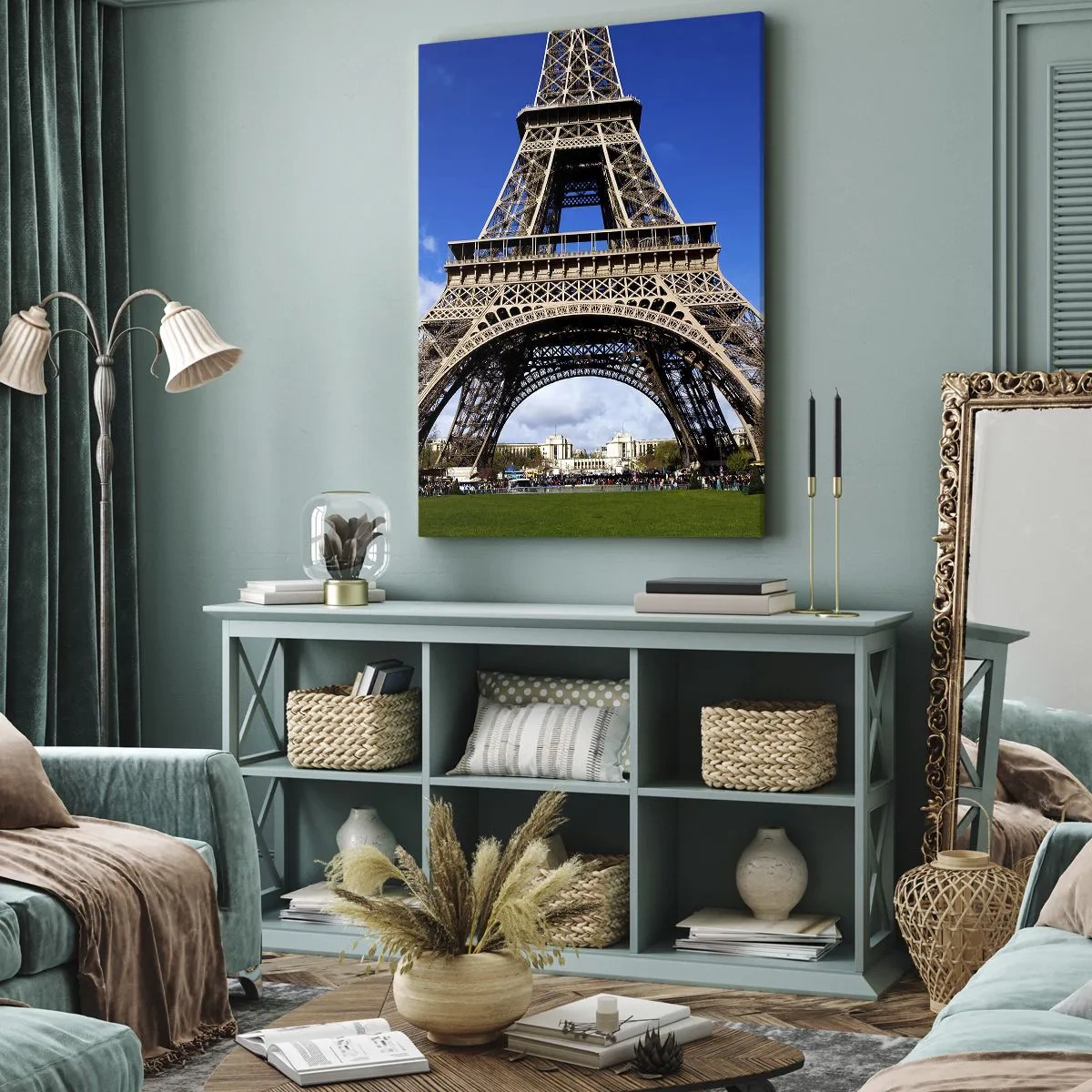 Impression sur toile - Image sur toile - La Tour Eiffel sur fond de ciel bleu et de parc verdoyant - 50x70cm - Tout Paris à ses pieds - Décoration murale moderne pour le salon et la chambre ARTTOR