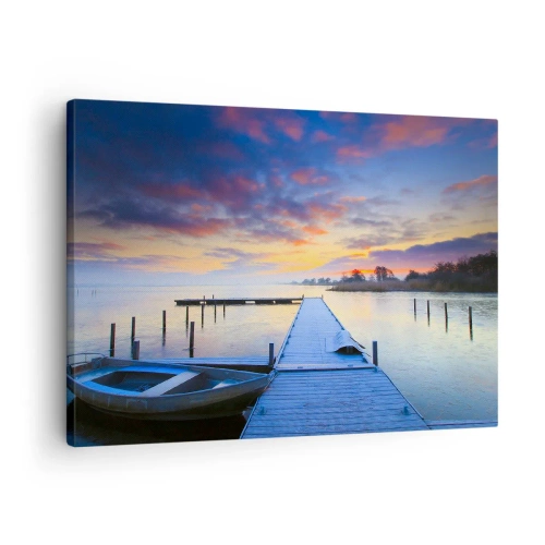 Impression sur toile - Image sur toile - Une jetée au bord du lac au coucher du soleil avec un bateau sur le rivage - 70x50cm - Calme violet-doré - Décoration murale moderne pour le salon et la chambre ARTTOR