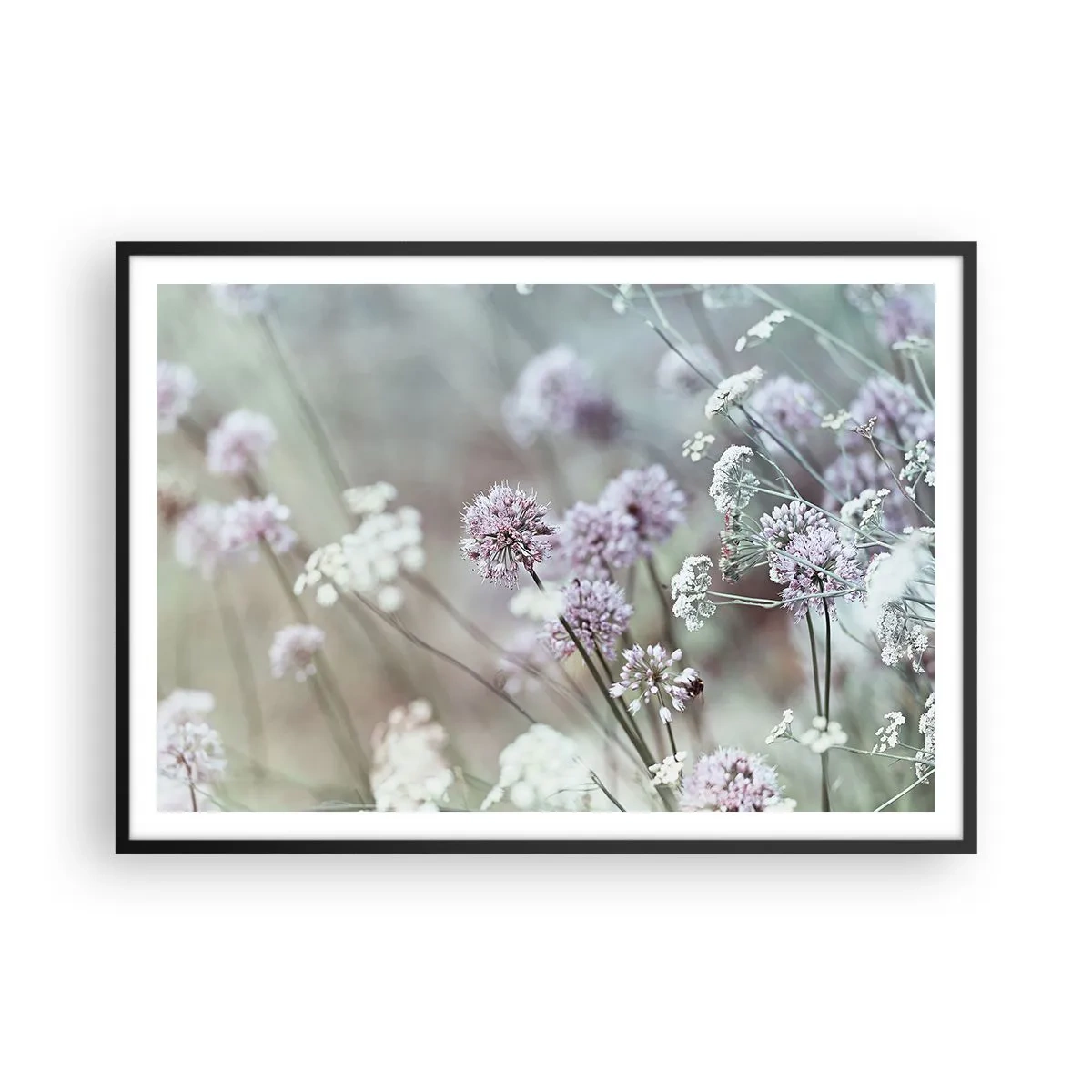 Affiche dans un cadre noir - Poster - Fleurs délicates aux tons pastel - 100x70cm - Herbes douces en filigrane - Décoration murale moderne pour le salon et la chambre ARTTOR