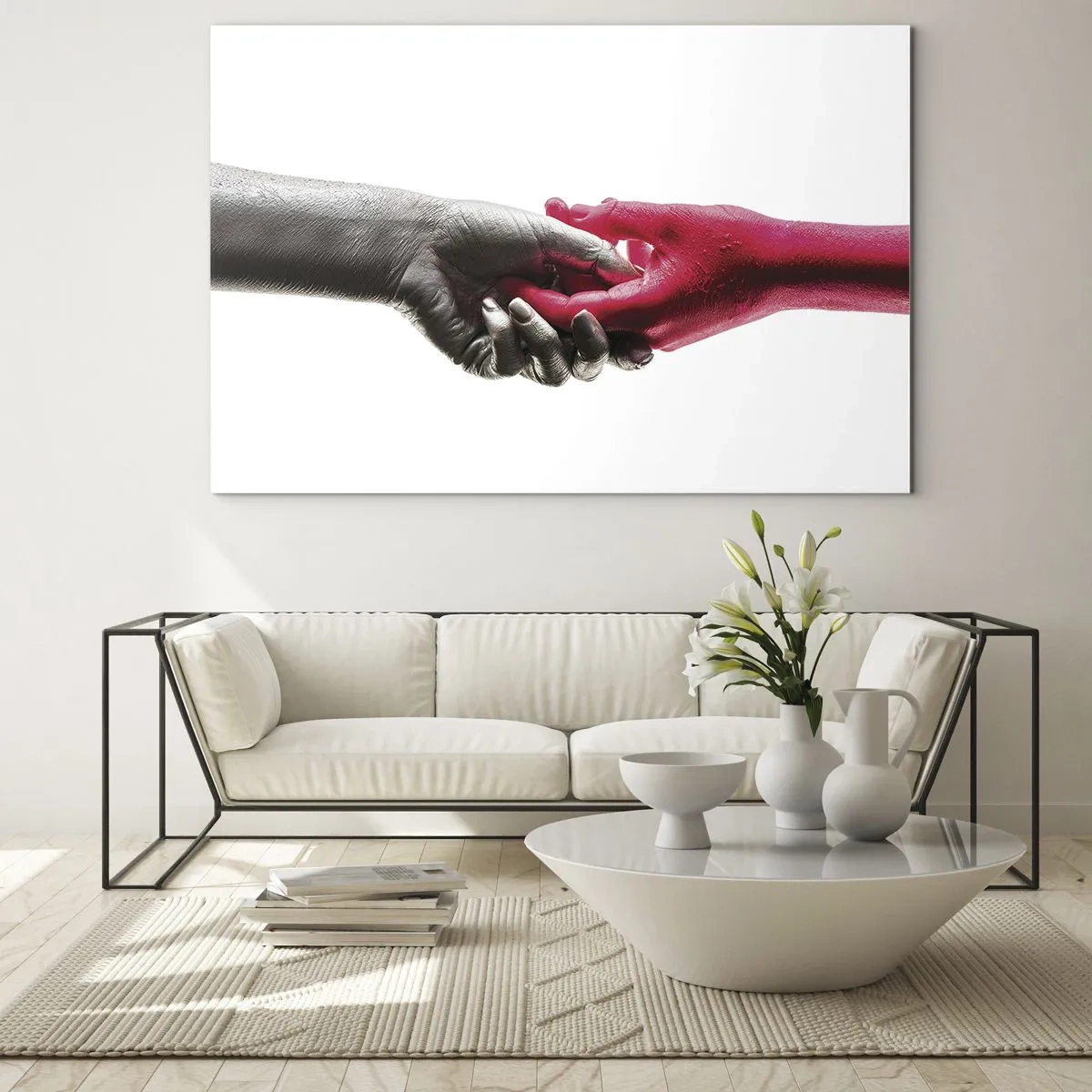 Impression sur verre - Image sur verre - Gros plan de deux mains, l'une en noir, l'autre en rouge, se tenant l'une l'autre - 100x70cm - Ensemble, bien que différents - Décoration murale moderne pour le salon et la chambre ARTTOR