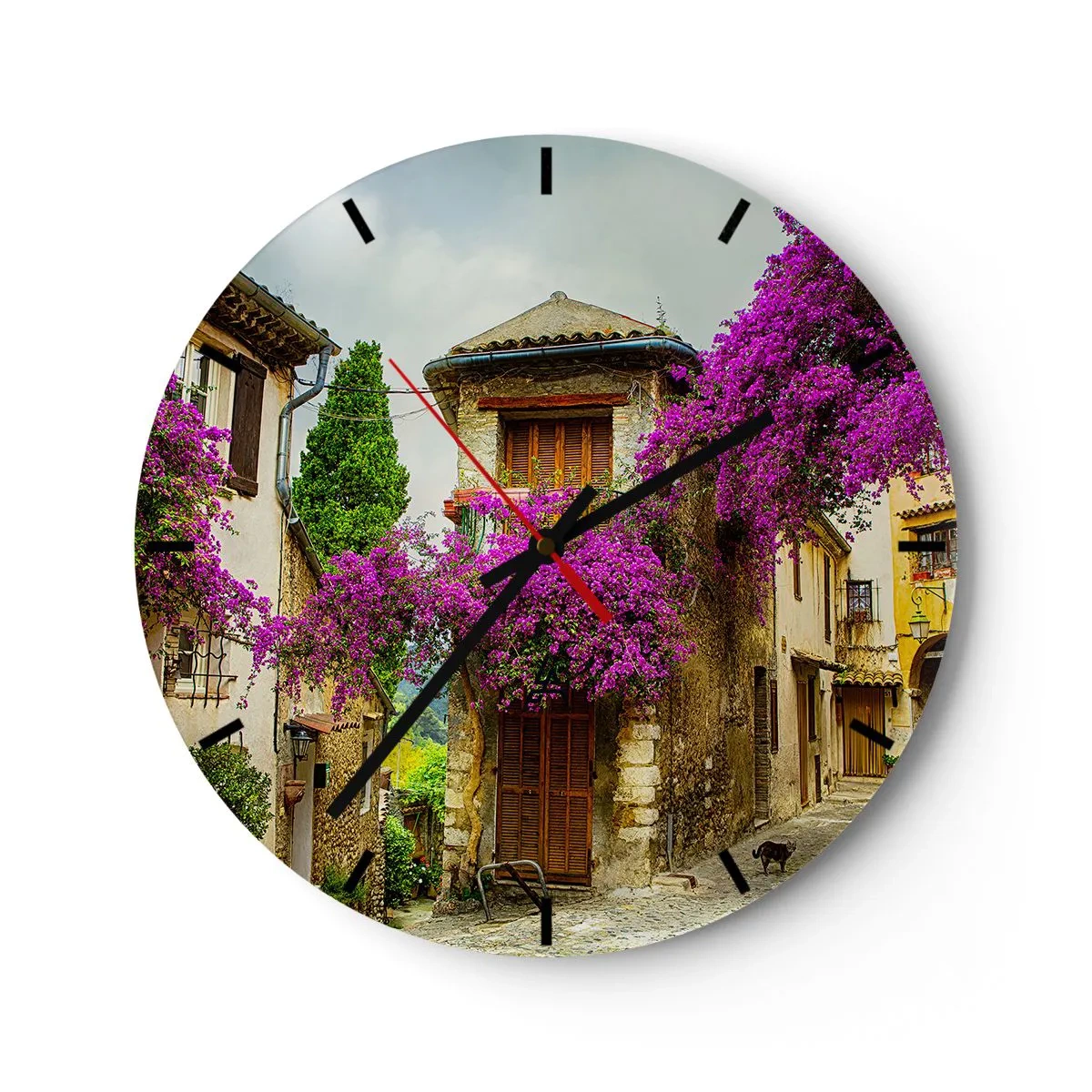 Horloge murale - Pendule murale - Un cadran d'horloge avec un motif de rue et une maison entourée de fleurs violettes. - 30x30cm - Sous un dais fleuri - Décoration murale moderne pour le salon, la cuisine et la chambre ARTTOR