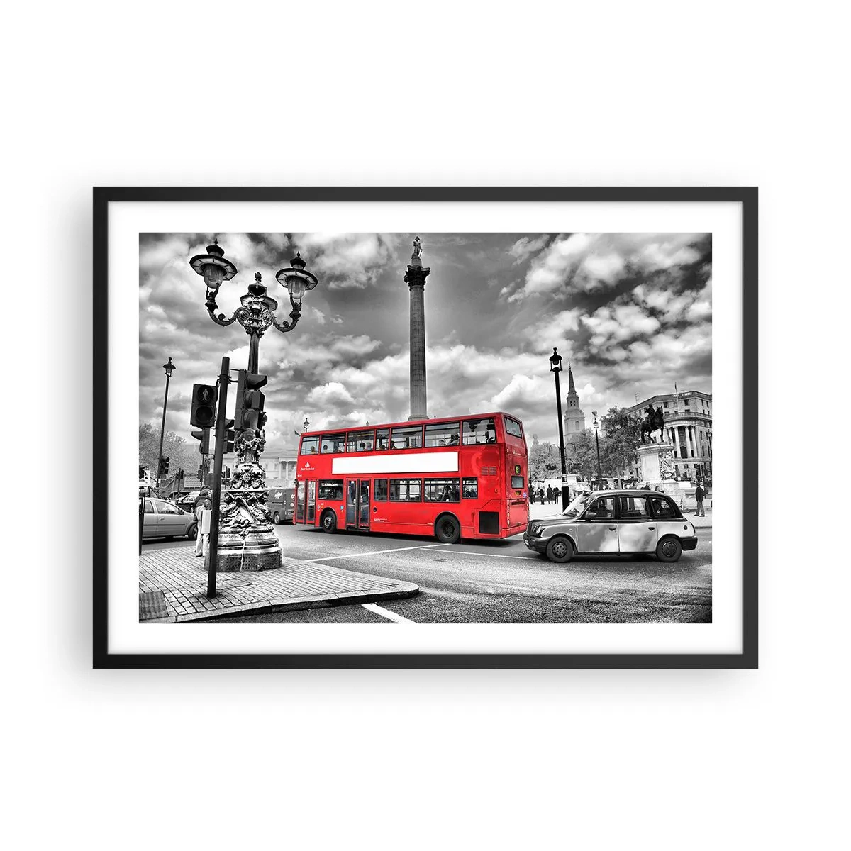 Affiche dans un cadre noir - Poster - Un bus rouge à impériale sur fond de ville en noir et blanc - 70x50cm - La vraie circulation sanguine de la ville - Décoration murale moderne pour le salon et la chambre ARTTOR