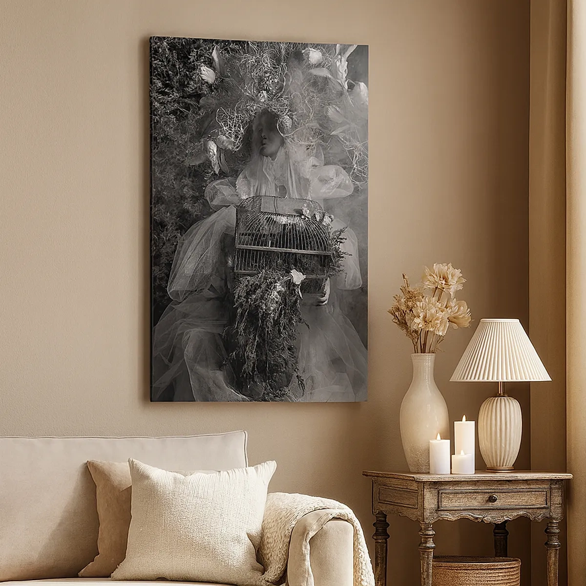 Impression sur toile - Image sur toile - Une composition en noir et blanc avec une figure en robe et une cage dans le brouillard. - 50x70cm - Tout simplement Mère Nature - Décoration murale moderne pour le salon et la chambre ARTTOR