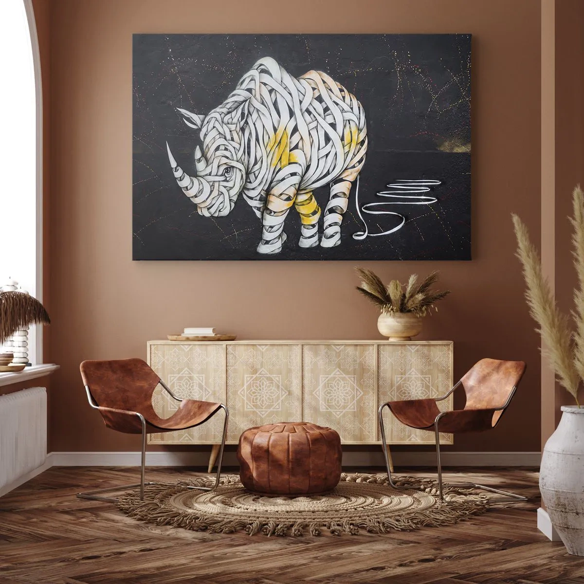 Impression sur toile - Image sur toile - Un rhinocéros sculpté avec des rayures abstraites sur un fond sombre. - 70x50cm - La peau épaisse est un mythe - Décoration murale moderne pour le salon et la chambre ARTTOR