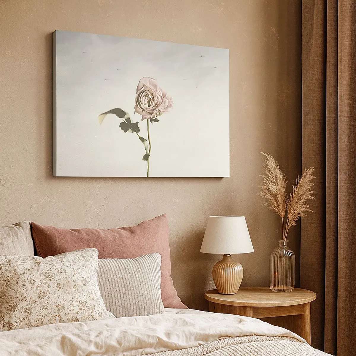 Impression sur toile - Image sur toile - Une rose délicate contre un ciel lumineux avec des oiseaux en vol - 70x50cm - Bonjour de printemps - Décoration murale moderne pour le salon et la chambre ARTTOR