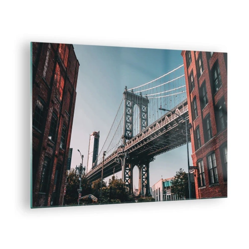 Impression sur verre - Image sur verre - Un pont suspendu entre des bâtiments en briques dans un cadre urbain - 70x50cm - Sur les vagues de la ville - Décoration murale moderne pour le salon et la chambre ARTTOR