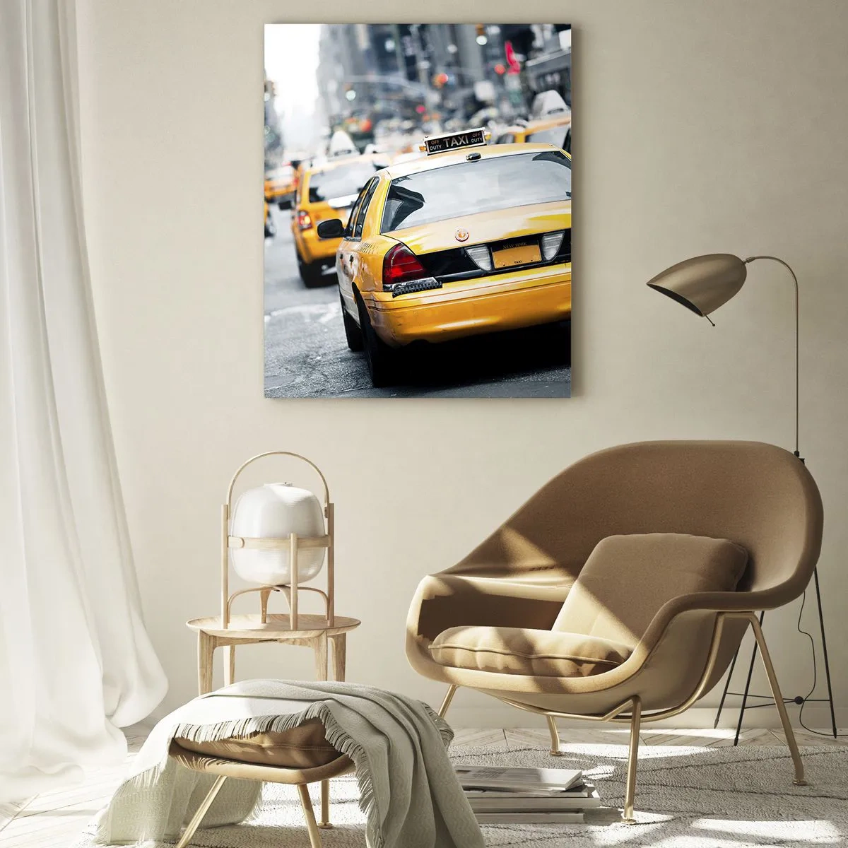 Impression sur verre - Image sur verre - Des taxis jaunes dans une rue animée du centre-ville de la métropole - 70x100cm - Seulement dans cette ville - Décoration murale moderne pour le salon et la chambre ARTTOR