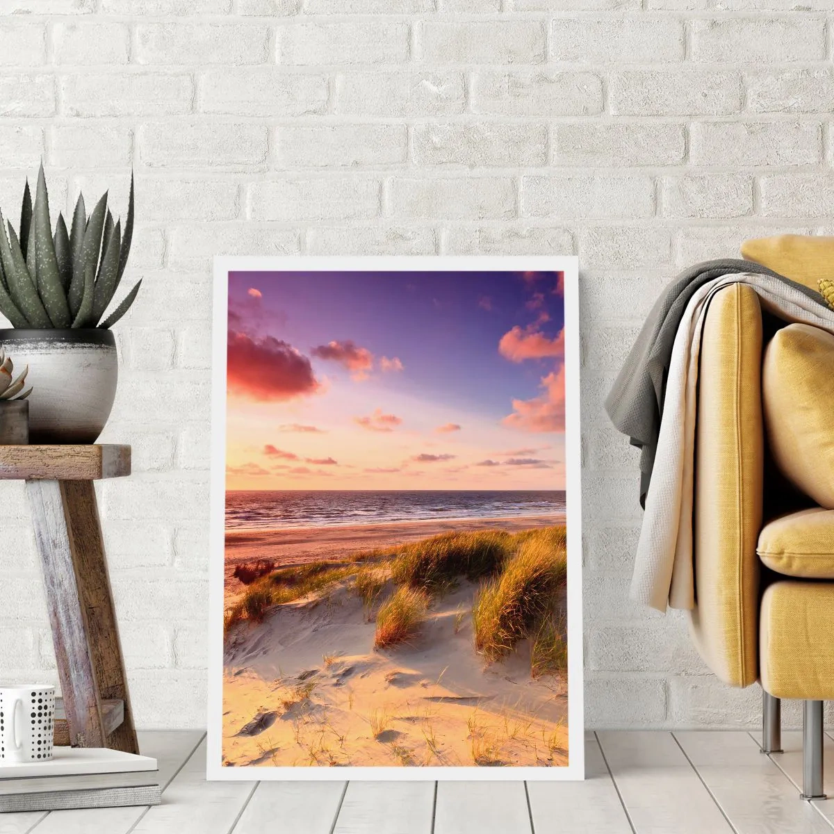 Affiche - Poster - Plage avec dunes et soleil couchant - 50x70cm - L'air sent déjà l'été - Décoration murale moderne pour le salon et la chambre ARTTOR
