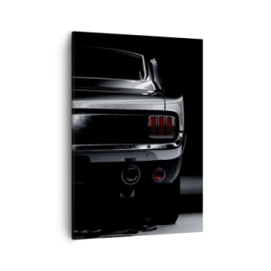 Impression sur toile - Image sur toile - Une image en noir et blanc de l'arrière d'une voiture classique sur un fond sombre. - 50x70cm - Le charme du classique - Décoration murale moderne pour le salon et la chambre ARTTOR
