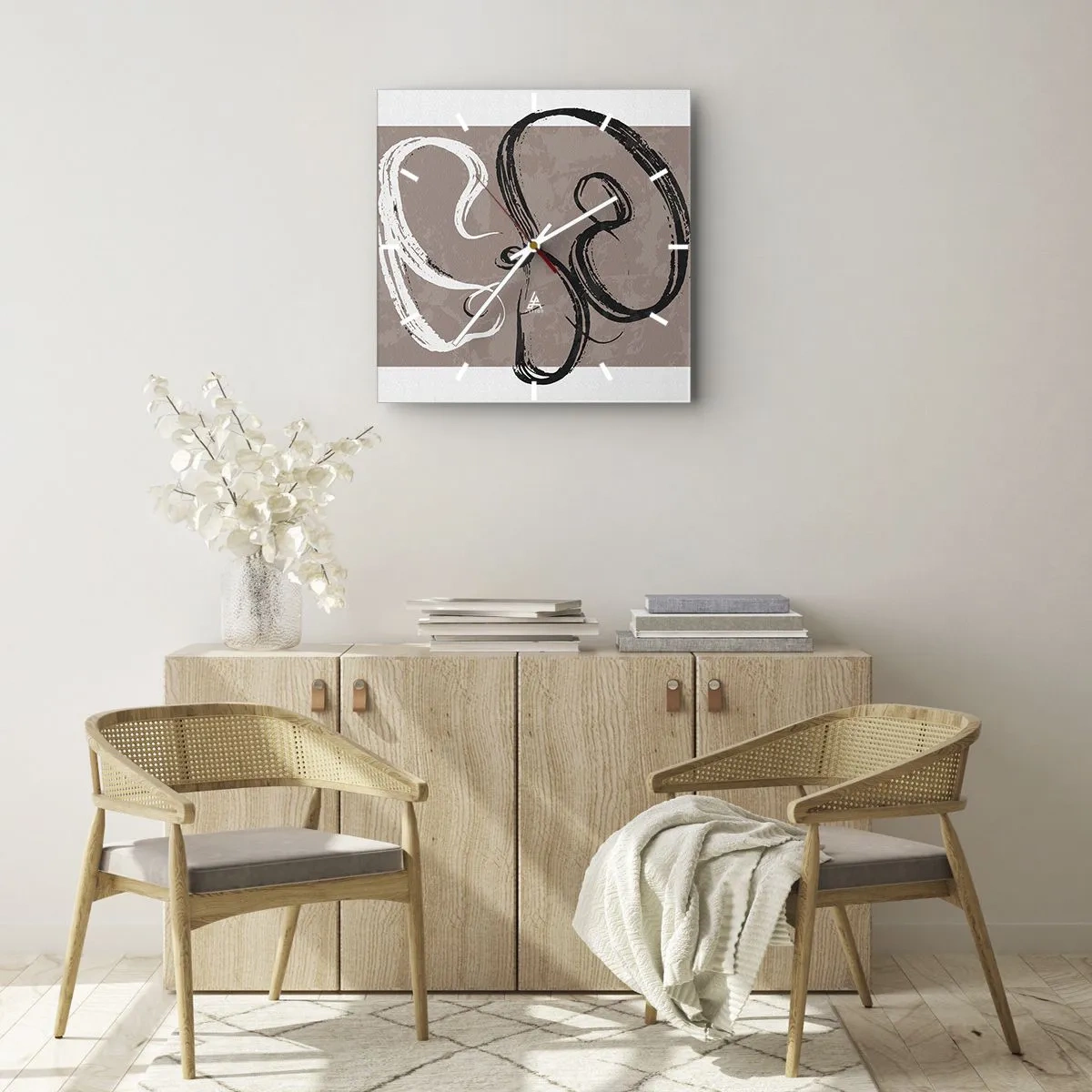 Horloge murale - Pendule murale - Abstraction en noir et blanc sur fond beige - 30x30cm - Composition – la recherche de la plénitude - Décoration murale moderne pour le salon et la chambre ARTTOR