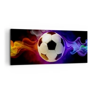Impression sur toile - Image sur toile - Un ballon de football entouré d'effets de fumée colorés sur un fond sombre. - 120x50cm - Le pouvoir magique du jeu - Décoration murale moderne pour le salon et la chambre ARTTOR