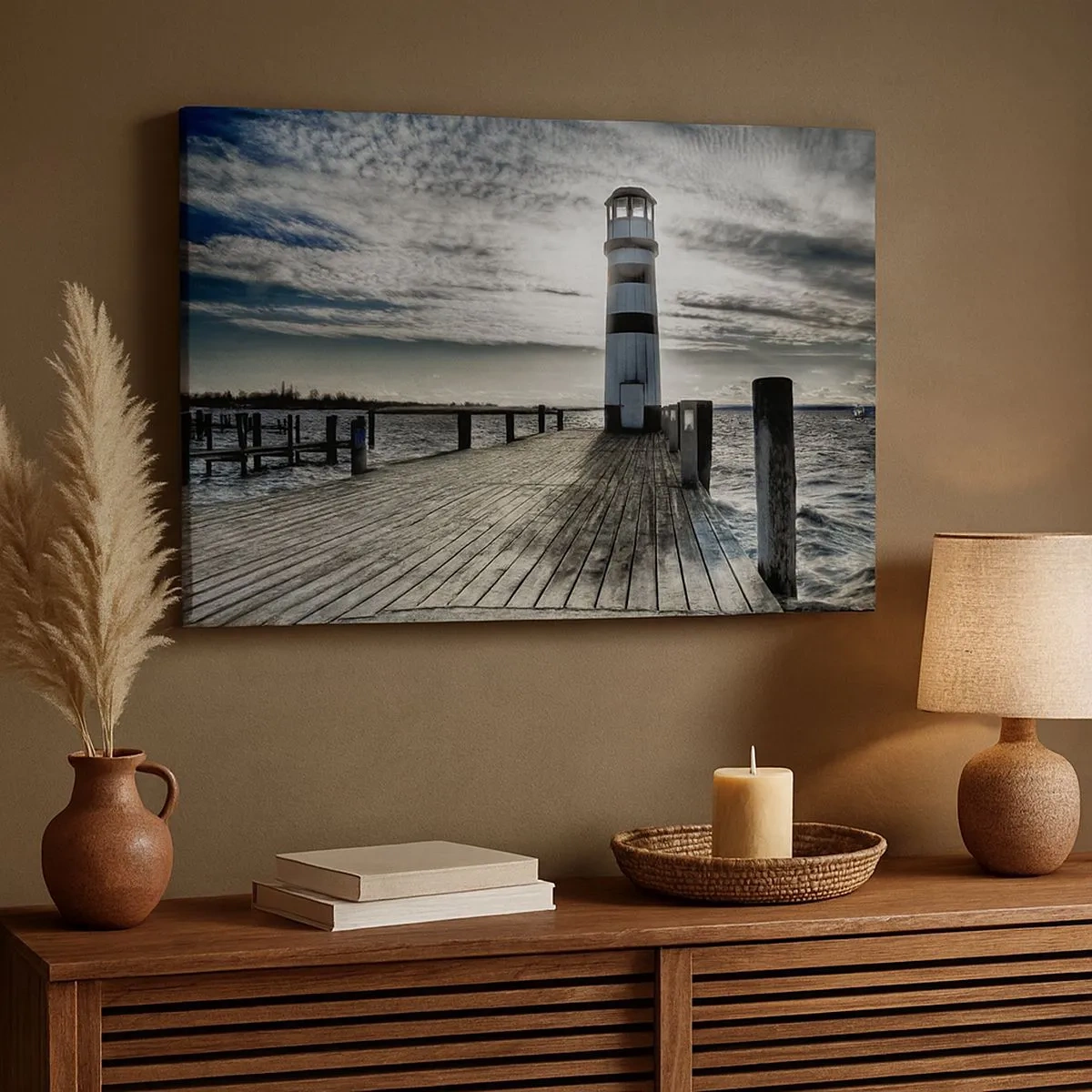 Impression sur toile - Image sur toile - Phare sur une jetée en bois surplombant la mer. - 70x50cm - Marins, je vous attend - Décoration murale moderne pour le salon et la chambre ARTTOR