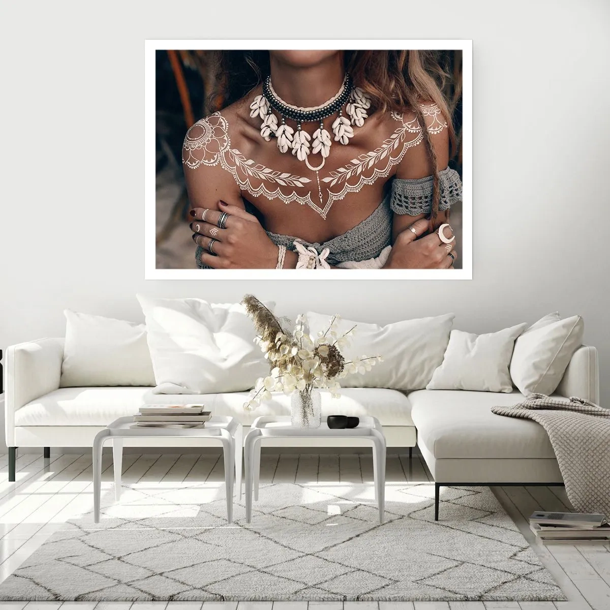 Affiche - Poster - Style bohème avec bijoux coquillages et motif dentelle - 100x70cm - Talismans, rituels de la féminité - Décoration murale moderne pour le salon et la chambre ARTTOR