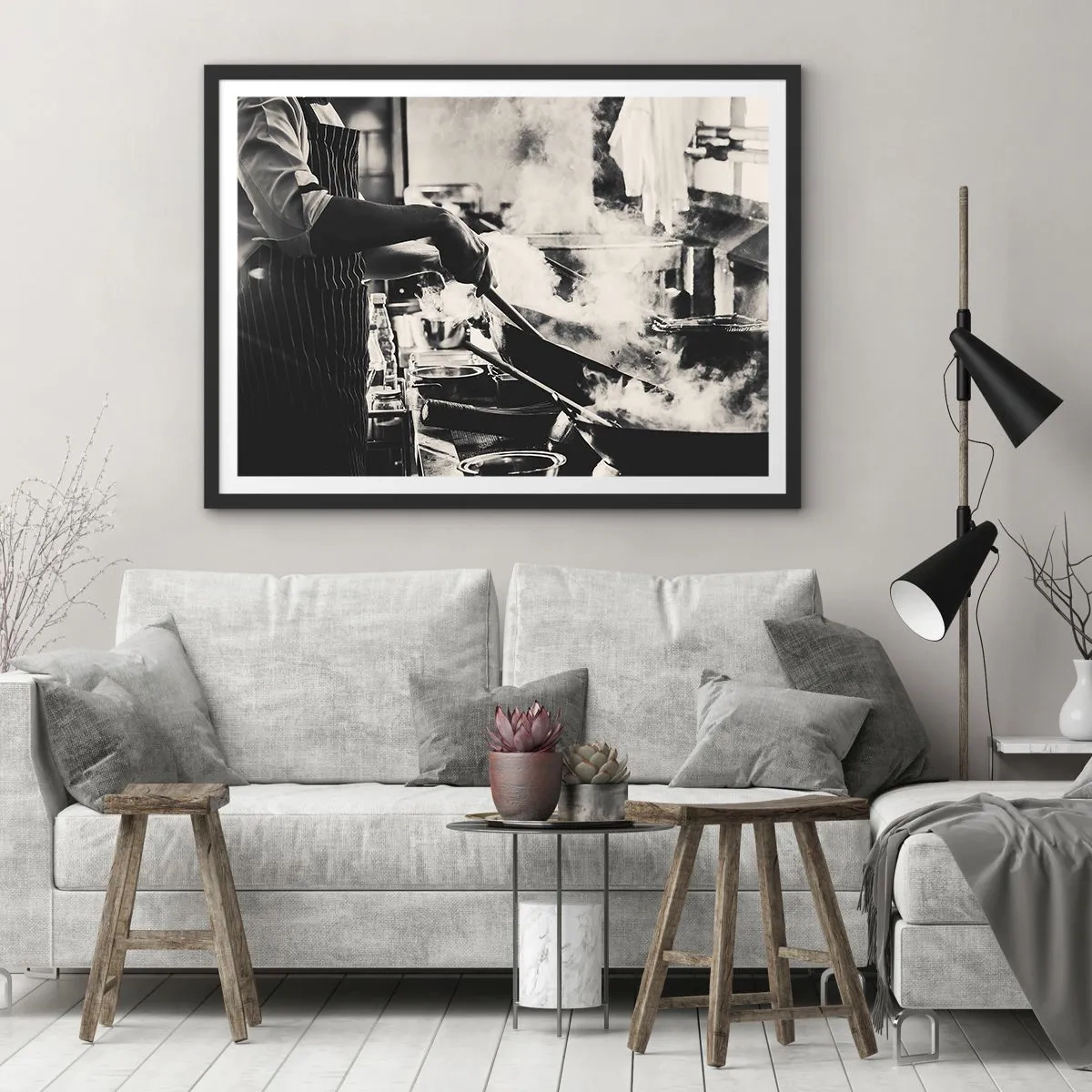 Affiche dans un cadre noir - Poster - Un chef au travail dans la cuisine avec de la vapeur s'élevant d'une poêle à frire - 70x50cm - Alchimie des saveurs - Décoration murale moderne pour le salon et la chambre ARTTOR