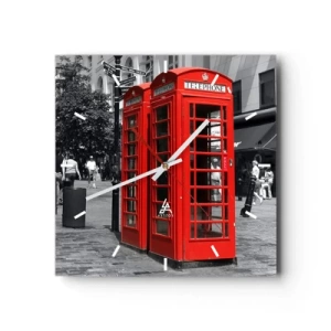 Horloge murale - Pendule murale - Cabines téléphoniques rouges sur fond urbain noir et blanc. - 30x30cm - Cabines téléphoniques rouges - Décoration murale moderne pour le salon et la chambre ARTTOR
