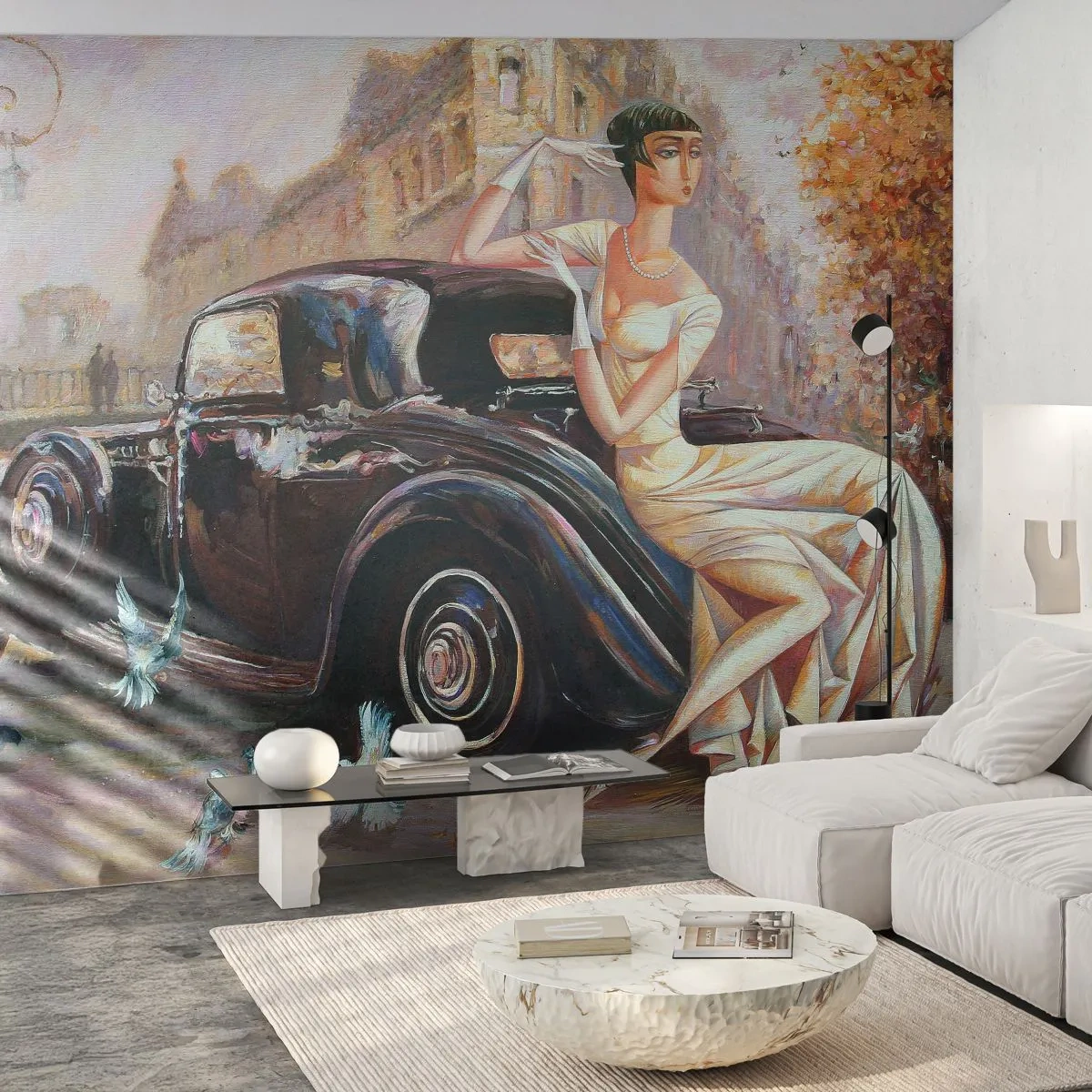 Papier Peint Photo Premium Sand - Femme élégante à côté d'une voiture classique dans un décor rétro - 100x70cm - L'élégance dans un style rétro - Décoration murale moderne pour le salon et la chambre ARTTOR