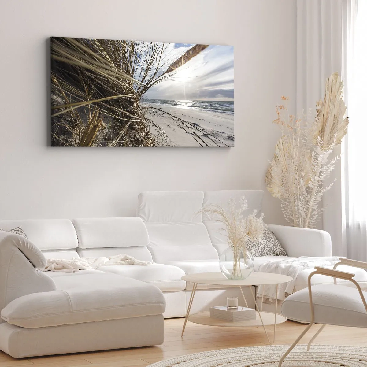 Impression sur toile - Image sur toile - Une plage avec de l'herbe sèche sur les dunes et une vue sur la mer - 140x50cm - Rencontre des éléments - Décoration murale moderne pour le salon et la chambre ARTTOR