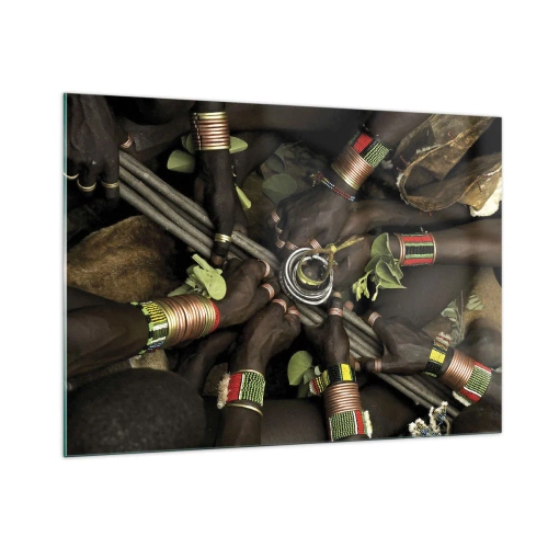 Impression sur verre - Image sur verre - Mains avec des bracelets tenant un récipient dans un geste rituel - 100x70cm - Nous sommes ensemble - Décoration murale moderne pour le salon et la chambre ARTTOR