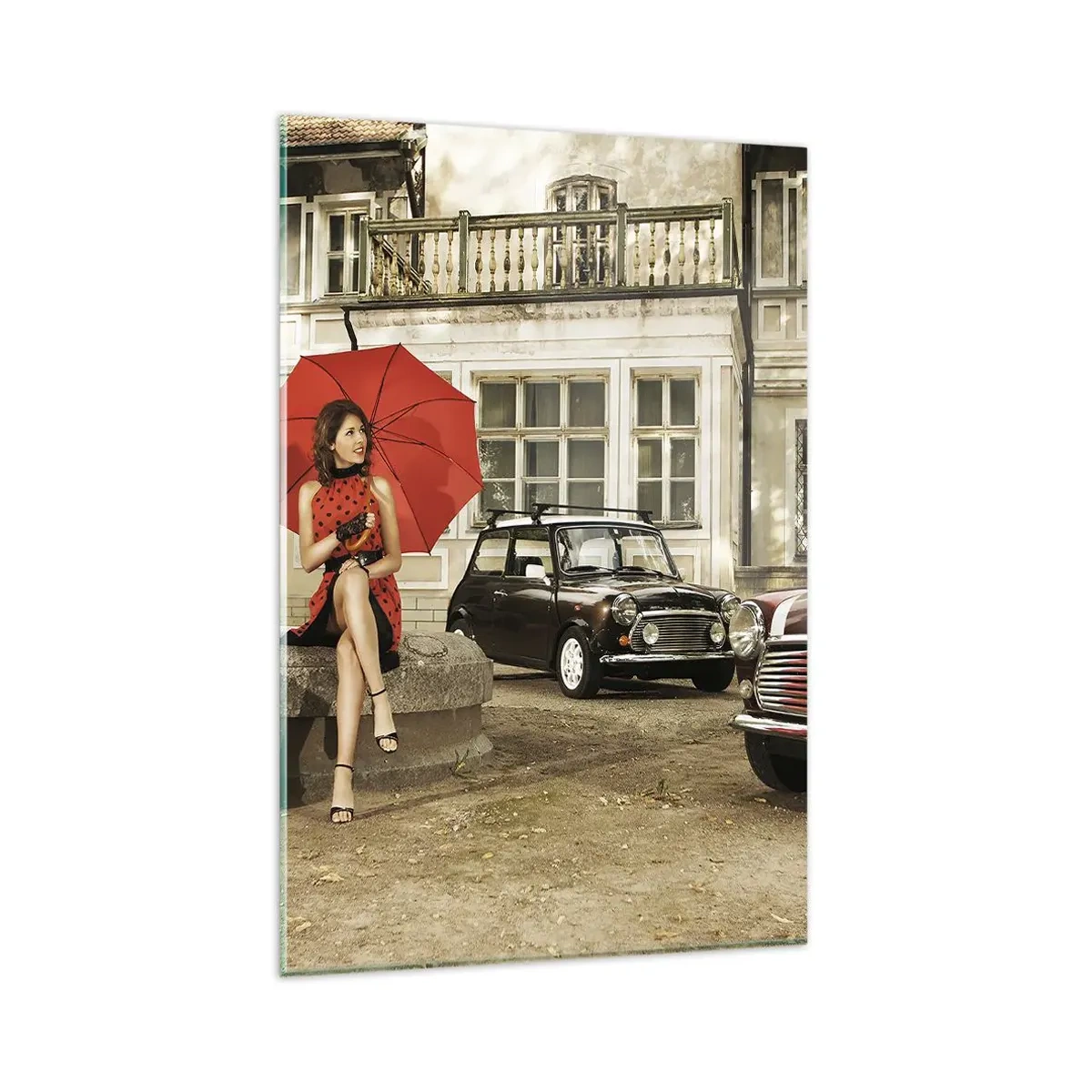 Impression sur verre - Image sur verre - Femme avec un parapluie rouge par des voitures classiques - 80x120cm - Un mini-voyage sentimental - Décoration murale moderne pour le salon et la chambre ARTTOR