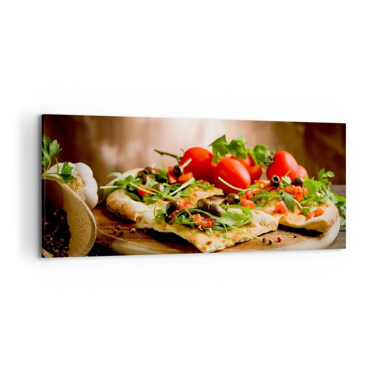 Impression sur toile - Image sur toile - Pizza aux légumes sur une planche en bois dans un style rustique - 120x50cm - Directement du four et du jardin - Décoration murale moderne pour le salon et la chambre ARTTOR