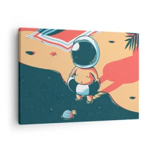Impression sur toile - Image sur toile - Astronaute drôle sur la plage avec des éléments spatiaux en arrière-plan - 70x50cm - Suivant une autre perspective - Décoration murale moderne pour le salon et la chambre ARTTOR