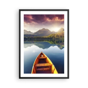 Affiche dans un cadre noir - Poster - Un bateau sur un lac avec vue sur la montagne au coucher du soleil - 50x70cm - Rien contre nature - Décoration murale moderne pour le salon et la chambre ARTTOR