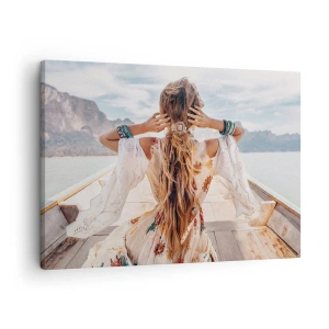 Impression sur toile - Image sur toile - Femme sur un bateau surplombant les montagnes et l'eau, style bohème - 70x50cm - En route vers le bonheur - Décoration murale moderne pour le salon et la chambre ARTTOR
