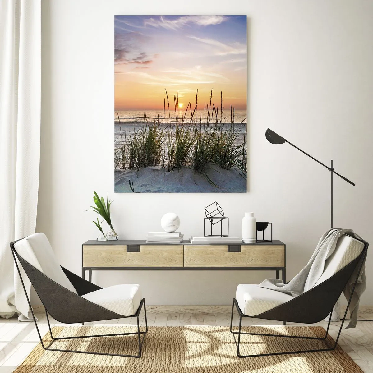 Impression sur verre - Image sur verre - Une plage de sable au coucher du soleil avec de l'herbe en arrière-plan - 70x100cm - Regarde, pense, ressent - Décoration murale moderne pour le salon et la chambre ARTTOR