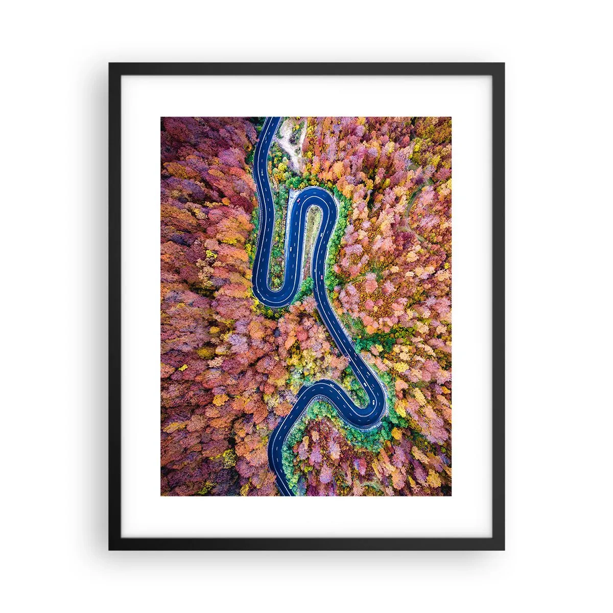 Affiche dans un cadre noir - Poster - Route sinueuse à travers la forêt - 40x50 cm