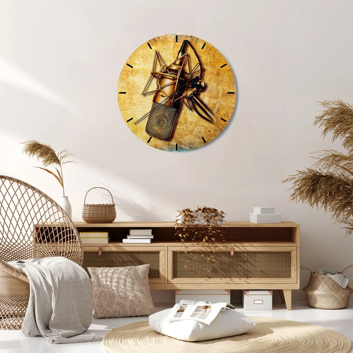Horloge murale - Pendule murale - Un motif de microphone de studio sur un fond doré - 30x30cm - Les années d'or de la radio - Décoration murale moderne pour le salon, la cuisine et la chambre ARTTOR