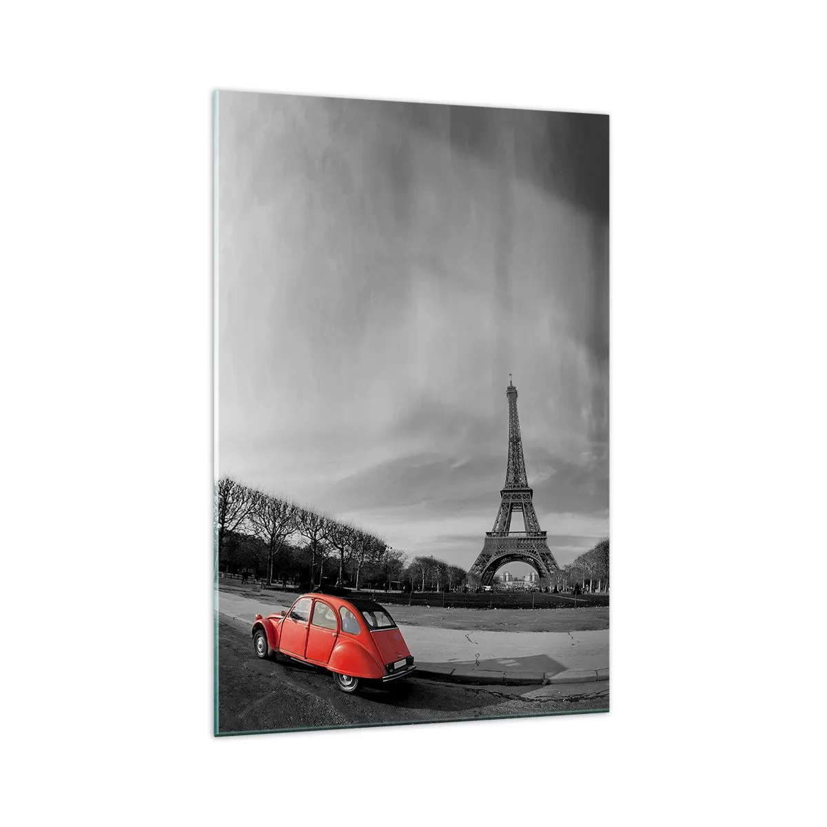 Impression sur verre - Image sur verre - Une voiture rouge avec la Tour Eiffel en arrière-plan dans un paysage en noir et blanc - 70x100cm - Plus parisien que Paris lui-même - Décoration murale moderne pour le salon et la chambre ARTTOR