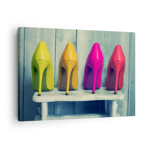 Impression sur toile - Image sur toile - Talons hauts colorés contre un mur en bois - 70x50cm - Promenade sur l'arc-en-ciel - Décoration murale moderne pour le salon et la chambre ARTTOR
