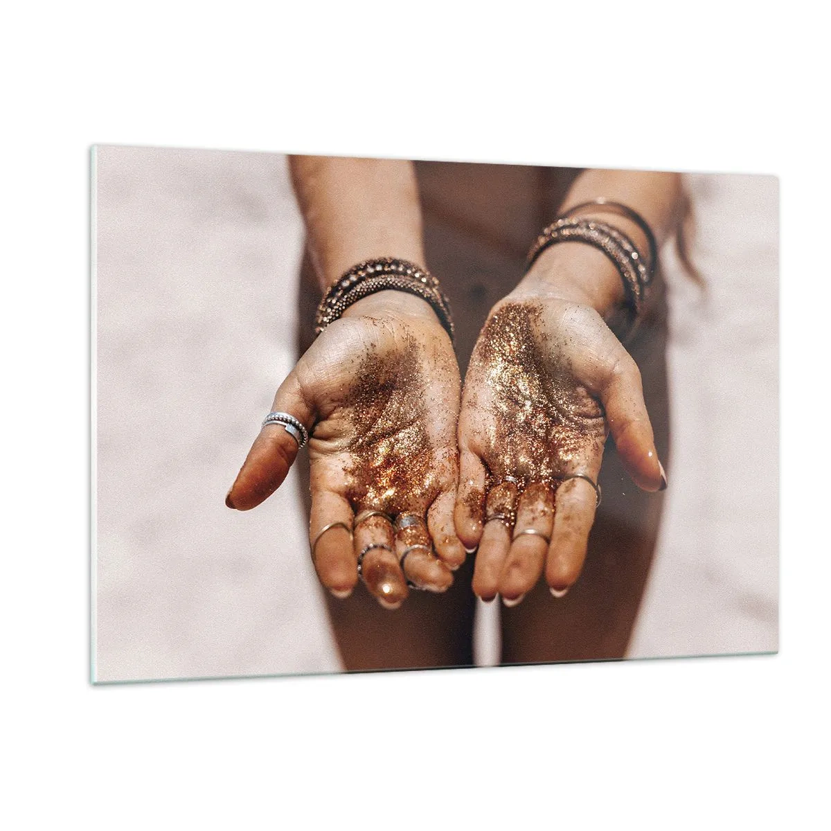 Impression sur verre - Image sur verre - Mains ouvertes avec des paillettes dans une lumière chaude - 120x80cm - Un don pour vous - Décoration murale moderne pour le salon et la chambre ARTTOR