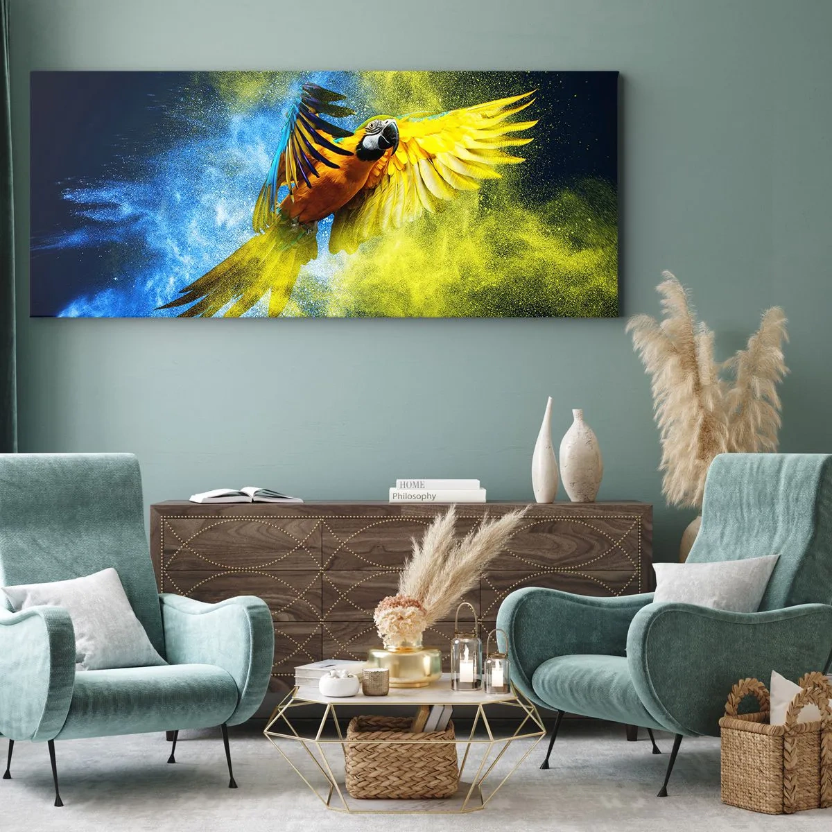 Impression sur toile - Image sur toile - Un perroquet en vol sur fond d'explosions colorées de jaune et de bleu. - 160x50cm - Dans la poussière bleue et dorée - Décoration murale moderne pour le salon et la chambre ARTTOR