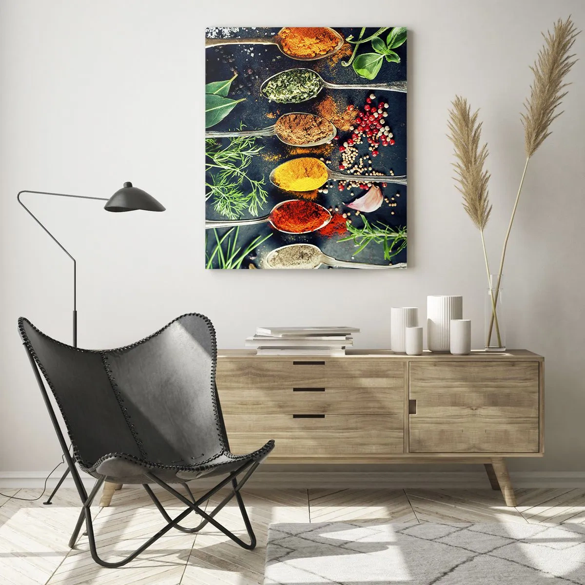 Impression sur verre - Image sur verre - Épices colorées dans des cuillères entourées d'herbes fraîches et de légumes - 50x70cm - Magie culinaire - Décoration murale moderne pour le salon et la chambre ARTTOR