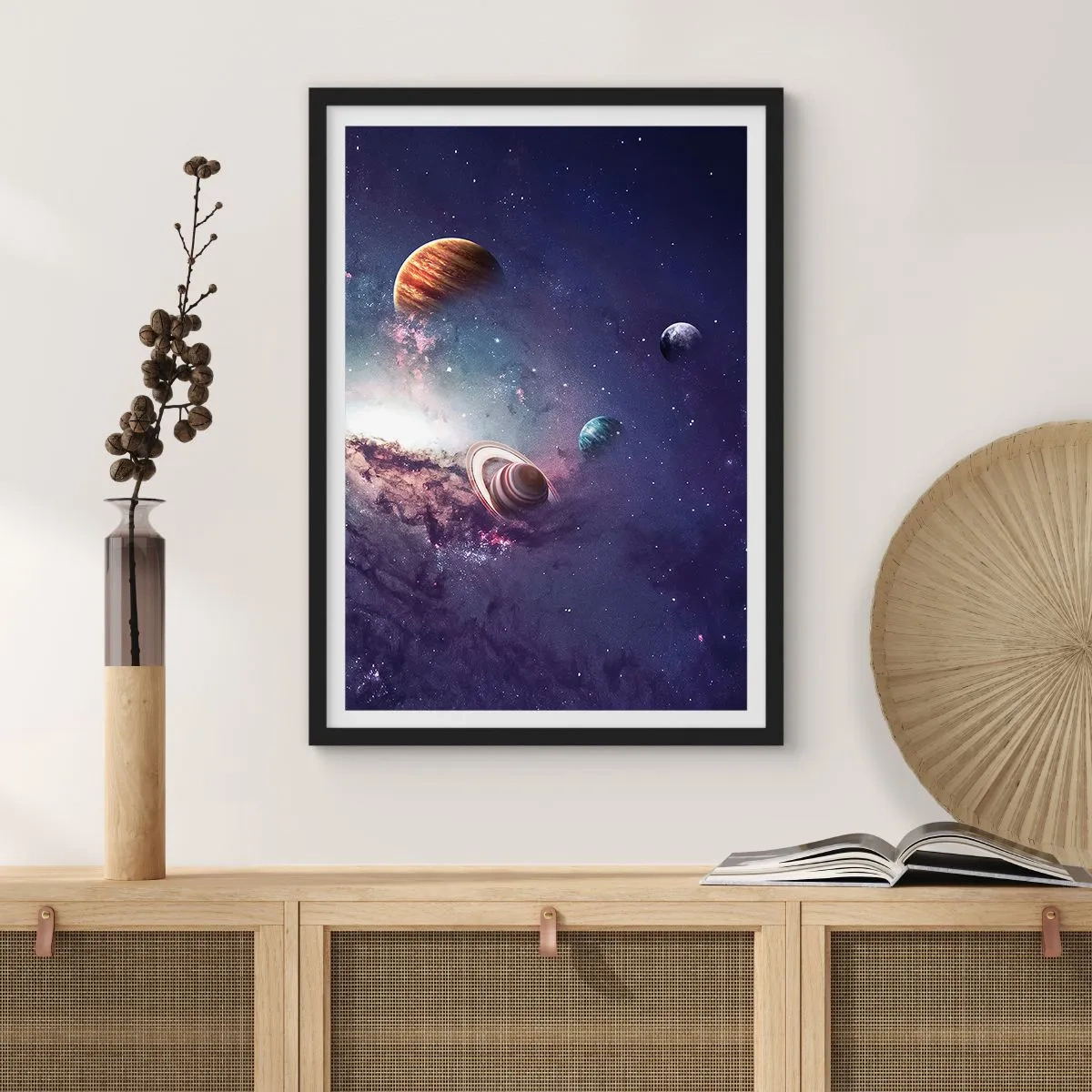 Affiche dans un cadre noir - Poster - Un arrangement coloré de planètes dans un décor cosmique - 50x70cm - Système de danse solaire - Décoration murale moderne pour le salon et la chambre ARTTOR