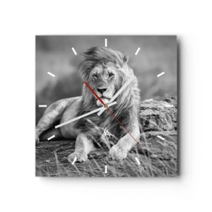 Horloge murale - Pendule murale - Lion reposant sur un rocher dans un style monochrome - 30x30cm - Sieste royale - Décoration murale moderne pour le salon et la chambre ARTTOR