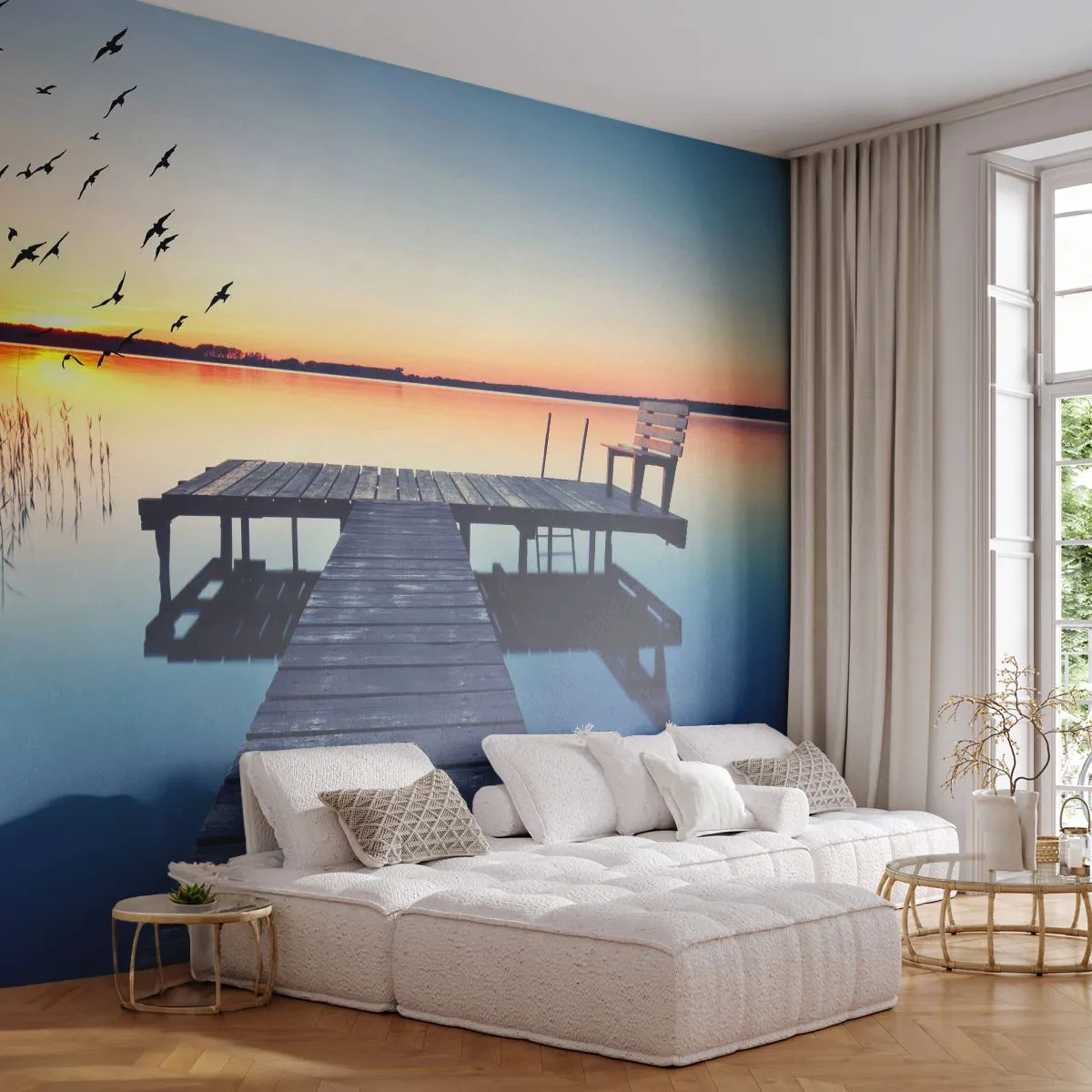 Papier Peint Photo Premium Sand - Jetée en bois sur un lac au coucher du soleil avec des oiseaux - 100x70cm - C'était une bonne journée - Décoration murale moderne pour le salon et la chambre ARTTOR