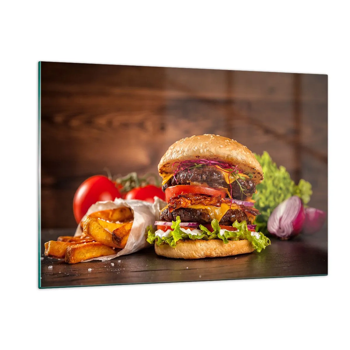 Impression sur verre - Image sur verre - Burger juteux avec garnitures et frites sur fond de bois - 120x80cm - Le fruit défendu - Décoration murale moderne pour le salon et la chambre ARTTOR