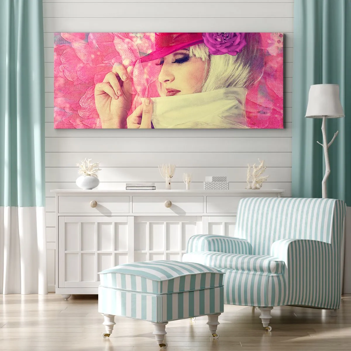 Impression sur toile - Image sur toile - Femme élégante avec un chapeau rose avec une fleur - 140x50cm - Portrait rétro dans une brume rose - Décoration murale moderne pour le salon et la chambre ARTTOR