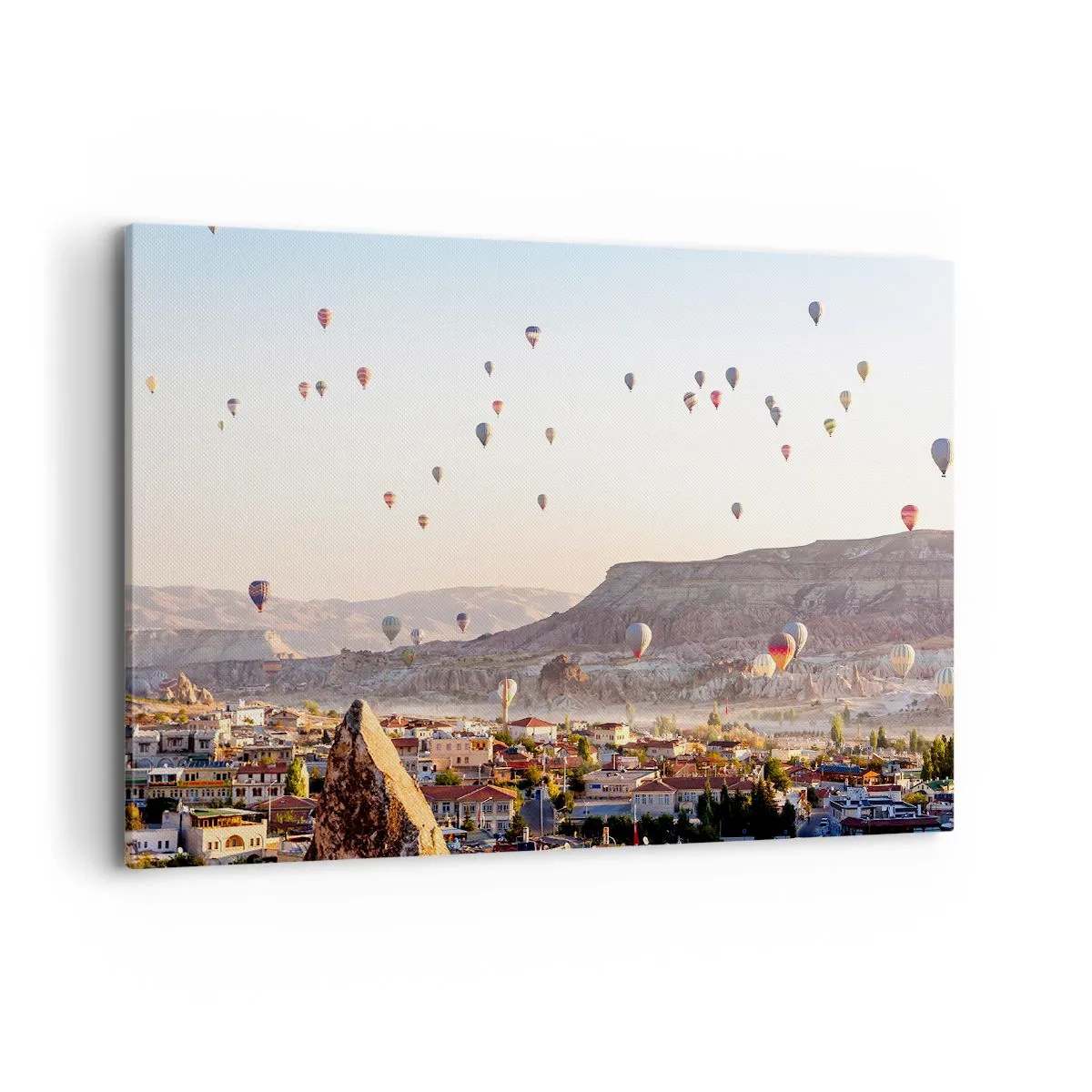 Impression sur toile - Image sur toile - Cappadoce avec des ballons sur fond de collines pittoresques - 120x80cm - Comme des navires dans le ciel - Décoration murale moderne pour le salon et la chambre ARTTOR