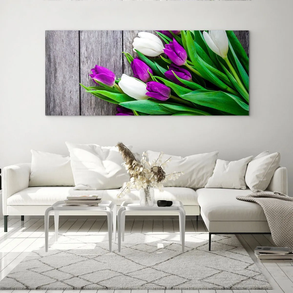 Impression sur verre - Image sur verre - Un bouquet de tulipes violettes et blanches sur un fond en bois - 160x50cm - Le jour des vacances de printemps - Décoration murale moderne pour le salon et la chambre ARTTOR